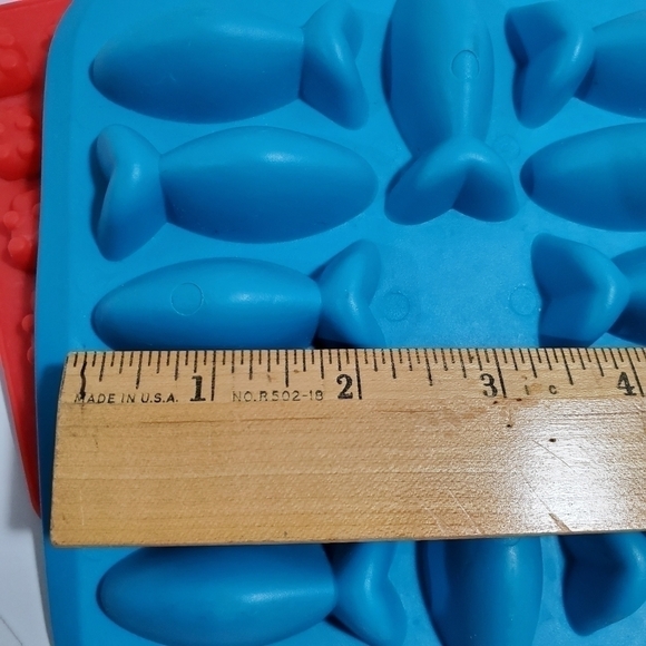 Lot of 3 mini bear gummy fish molds crafting ice cubes - Picture 5 of 7